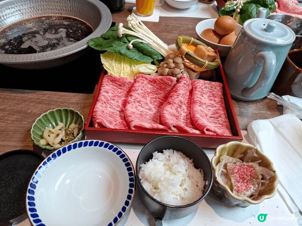 博多壽喜燒，係博多站8樓。如l下午2點前係晚餐價錢半價。牛肉...