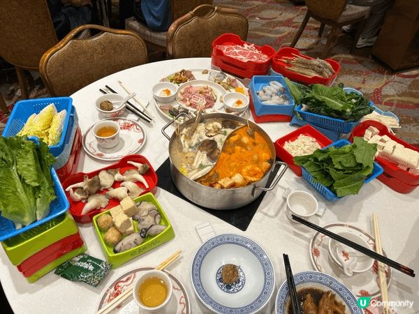 全隻雞：大班人聚會或者一家大細食飯嘅必點主角！全隻上夠晒霸氣...