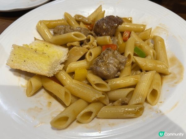 全隻雞：大班人聚會或者一家大細食飯嘅必點主角！全隻上夠晒霸氣...