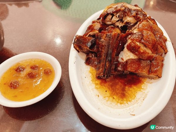 美食推介：叉燒&鵝掌翼，牛仔骨，燒鵝。十分好味，推介大家都試...