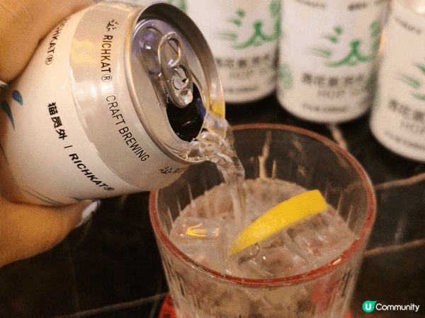 觀塘新商場The Angel嘅貓員外，係喺鬧市中，非常方便。