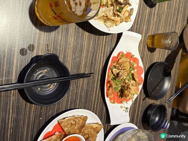 這間Foodie五星級洒店自助餐正好和同事放工一齊享受特色豐...