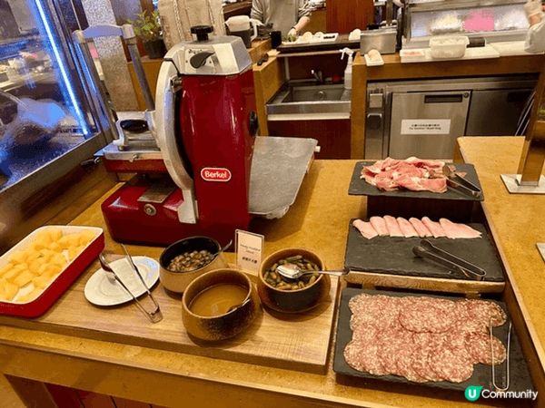 我去過尖沙咀嘅Hyatt酒店享用過自助餐, 佢性價比高, 除...