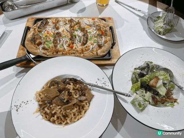 位於啟德零售館的 GoNuts 氣氛輕鬆明亮，主打高質輕食與...