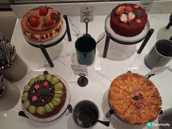 9月1號去咗灣仔萬麗海經酒店食自助餐，非常之豐富,除咗有海膽...