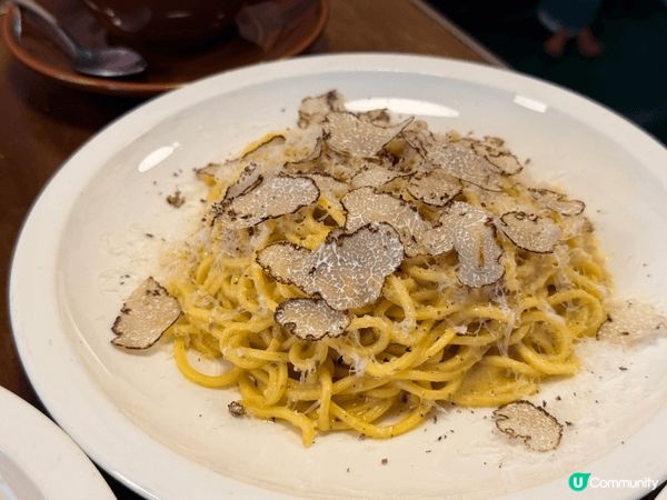 請媽咪chill 住嘆西餐，西環Pici 環境好靚，望出去係...