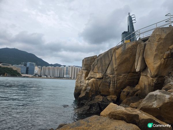 鯉魚門是一個充滿歷史與文化特色的漁村和港口。這裡曾經是香港的...