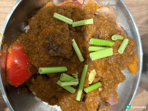 灣仔美麗小廚，煲仔飯勁出色，可以一下就𢳂到飯焦，脆脆既，食唔...