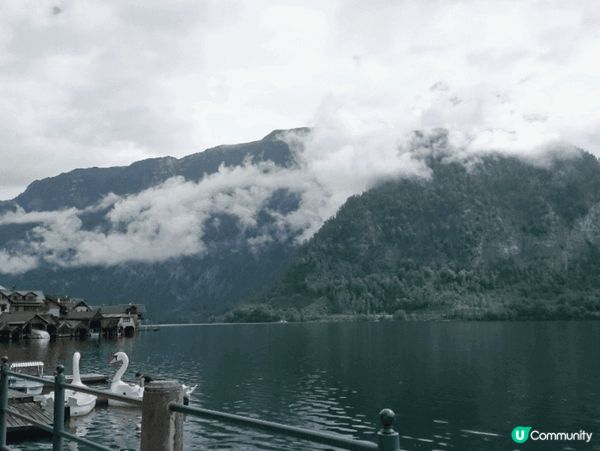 哈爾施塔特（Hallstatt）是奧地利的一個美麗小鎮，坐落...