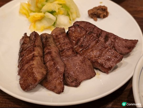 仙台自由行：烤牛舌定食：仙台名物，一整盤厚切牛舌、白飯、牛尾...