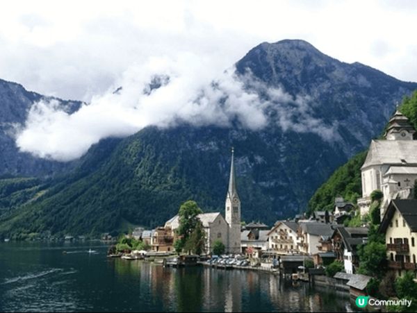哈爾施塔特（Hallstatt）是奧地利的一個美麗小鎮，坐落...