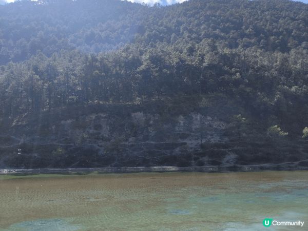 洱海是雲南第二大高原淡水湖，形狀像人耳而得名，又是大理「風花...