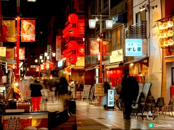 這裡是日本東京淺草。當日出行天氣非常好，我們去了淺草寺拜拜，...