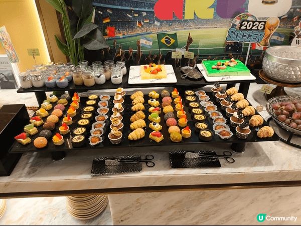 夏日炎炎，最好就係在冷氣底下食buffet，沙田帝都酒店款式...