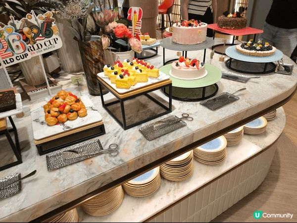 夏日炎炎，最好就係在冷氣底下食buffet，沙田帝都酒店款式...