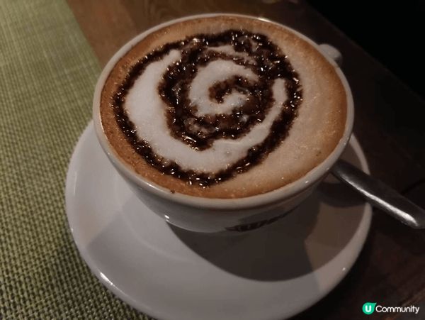 ☕ 精品咖啡（生活品味）：主打日系簡約風與精緻拉花。入口奶泡...