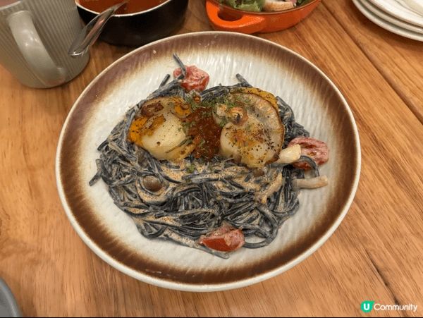 跟同事打羽毛球，完後到荷里活商場吃晚飯，WM餐廳算是不錯的了...
