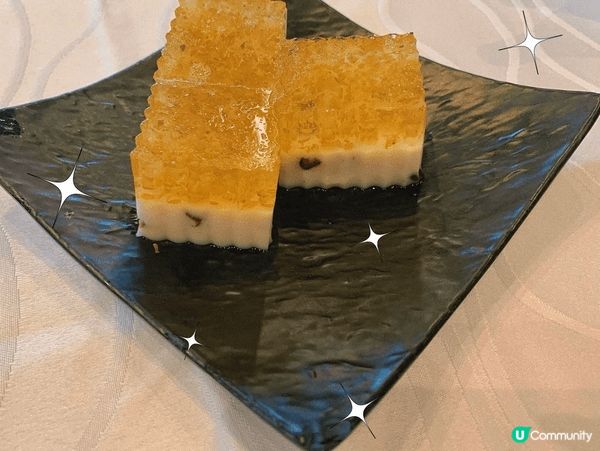 必試招牌菜: 晶瑩蝦餃皇 $33