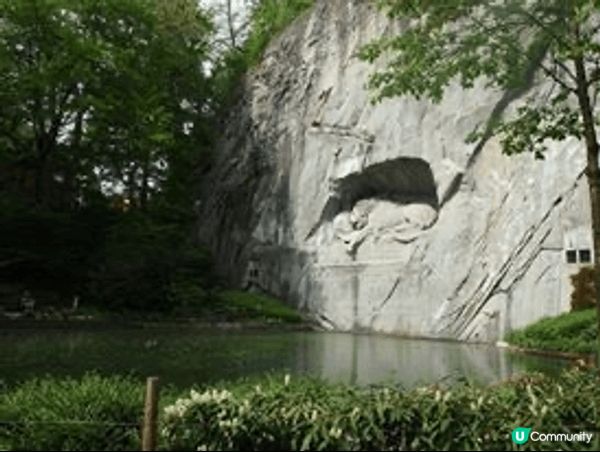 位於瑞士的獅子紀念碑是最具代表性的歷史地標之一，紀念1792...