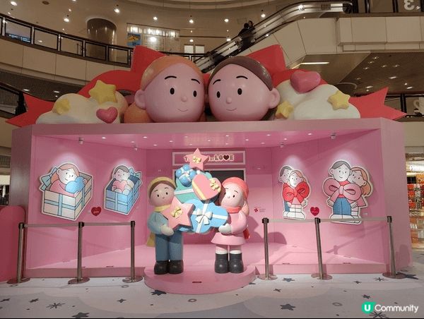 聖誕節目當然要帶小朋友去尖沙咀影燈飾。今年海港城更有迪士尼主...