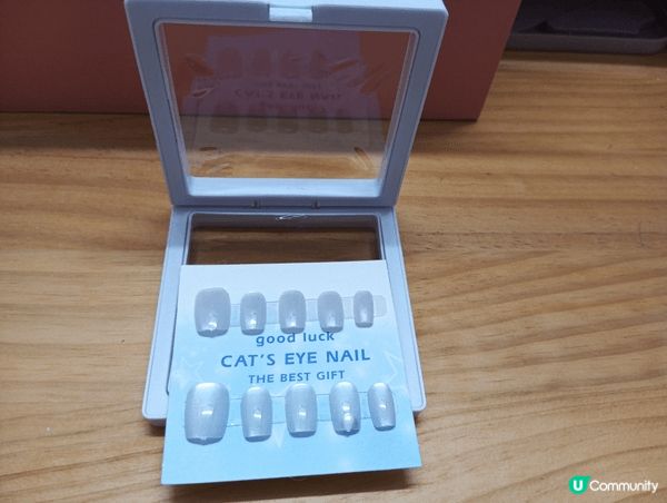 自小鋼琴和電子琴女老師們都向我介紹她們的靚靚指甲組合；和房間...