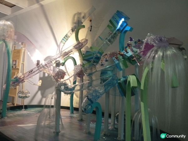 這是香港藝術館的展覽活動，有各式藝術導賞及裝置藝術，帶我們親...