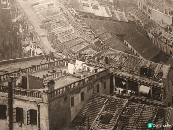 這是香港歷史博物館，位於九龍尖沙咀東部，是一座綜合性現代化博...