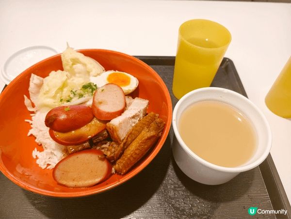 公司的飯堂，價錢平民，對打工仔來說不錯