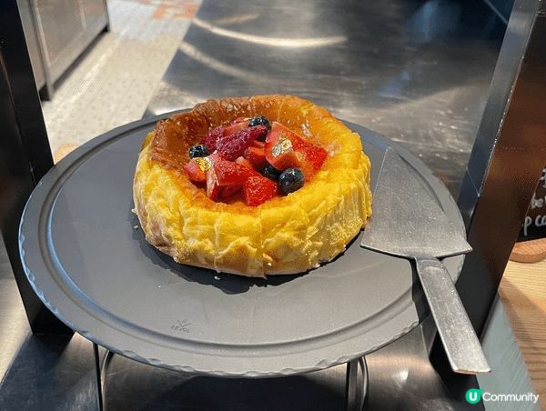 環境十分之優美，食物種類很齊全，特別作位一名甜品愛好者，甜甜...