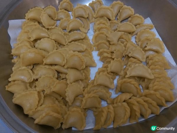 我們這一家最重視嘅節日就係農曆新年，因為一家人聚埋一齊食開年...