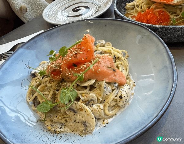 銅鑼灣樓上cafe UMI，食物質素高、有靚景，價錢又合理，...