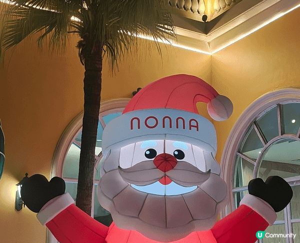 屯門黃金海岸，酒店同市集有好多聖誕佈置，無論室內室外都好有節...