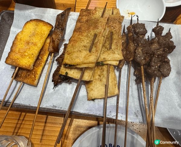 和朋友去深圳玩，晚餐選擇了這家位於國貿的「二把手燒烤」，服務...