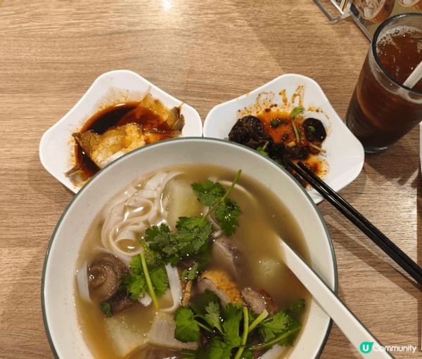 這是譚仔米線早前推出的冬瓜冬菇烤鴨陳皮湯河粉。河粉入味易消化...