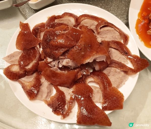 松子魚，片皮鴨，燻魚係我家團年飯必食的菜色，惹味可口，年年有...