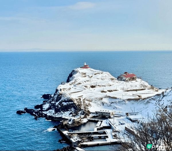 這是北海道小樽冬天的雪景，望住呢個海天一色的無敵靚景，所有煩...