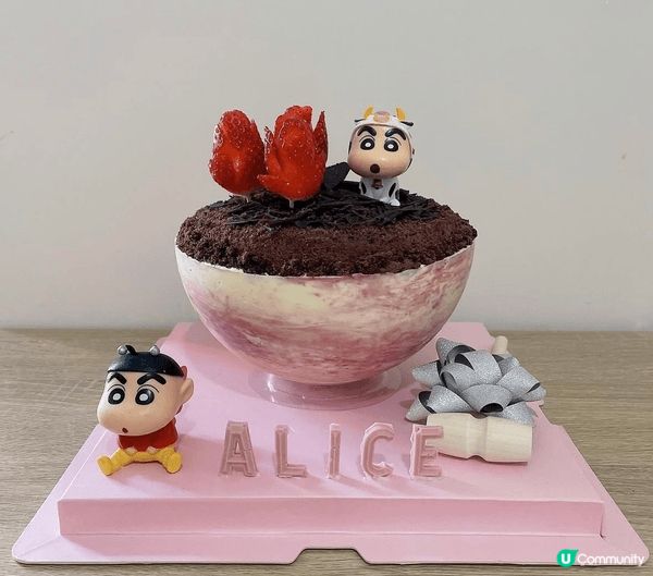 之前家姐生日，自己買工具整左個星球蛋糕比家姐。她鍾意小新，所...