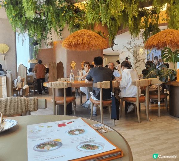 去年在銅鑼灣花廚慶生，今年又喺啟德新開張嘅花廚，呢度佈置好園...