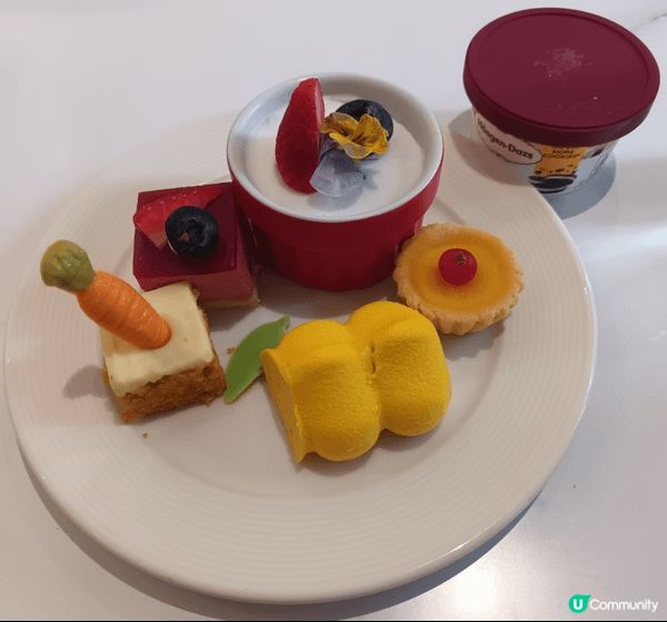 六國酒店上午茶自助餐食物種類豐富，推薦焗青口，味道鮮美。