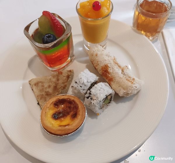 六國酒店上午茶自助餐食物種類豐富，推薦焗青口，味道鮮美。
