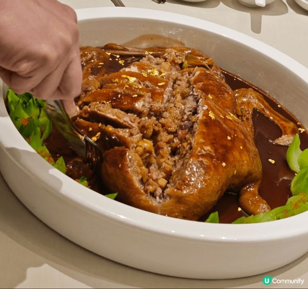 公司在帝苑酒店的東來順聚餐，菜式有紅燒八寶鴨，內裡的糯米飯軟...