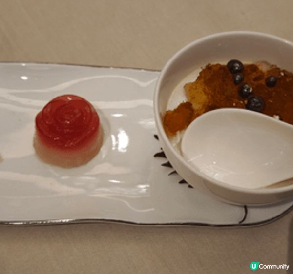 公司在帝苑酒店的東來順聚餐，菜式有紅燒八寶鴨，內裡的糯米飯軟...