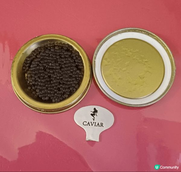 蘿蔔糕配魚子醬高貴大方，令蘿蔔糕味道更香更濃，非常滋味，新年...