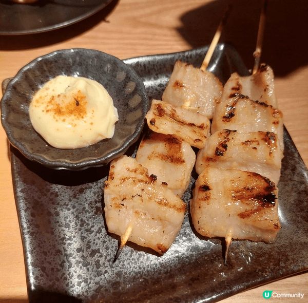 旺角的人氣串燒店「人生有限杯」串燒有創意有特色，比起同類型串...
