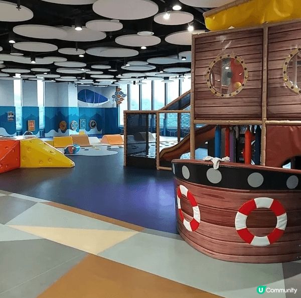 青衣西南體育館是個大型海洋主題免費兒童遊戲室，以海洋為設計核...