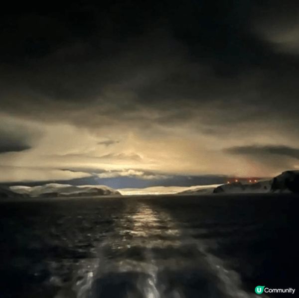 今次旅行去挪威洪寧斯沃格，真係超幸運睇到北極光，呈現橙色和綠...