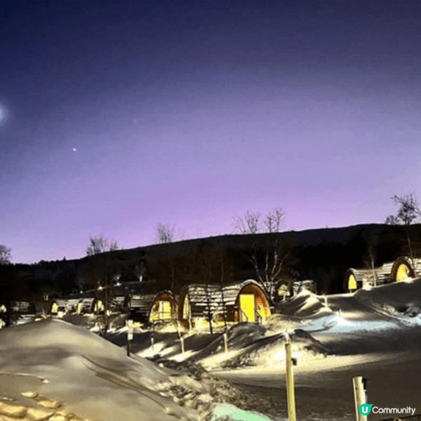 今次旅行去挪威洪寧斯沃格，真係超幸運睇到北極光，呈現橙色和綠...