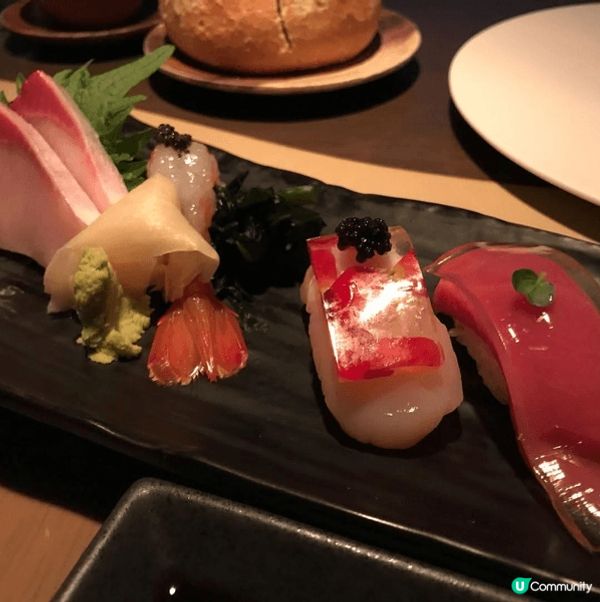 這間餐廳可以看到維港景色之餘，食物高質又高貴，侍應態度專業，...