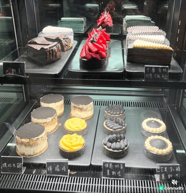 台中西區必食型格黑白風打卡酒吧Cafe