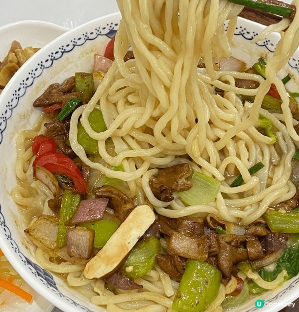 今天吃到一碗超地道的杭州幫面——猪肝拌川！份量超级足，面條軟...